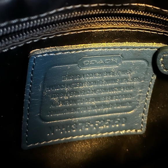 Rare Exclnt Vintage Coach Roomy Crossbody Medium Blue great with Jeans Casual. - Picture 3 of 14